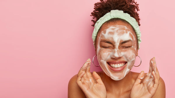 How to Use a Facial Cleanser